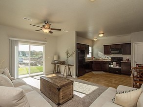 Twin Gates Townhomes in Ankeny, IA - Foto de edificio - Interior Photo