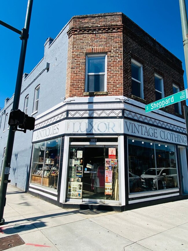 3001 W Cary St in Richmond, VA - Building Photo - Building Photo