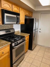 500 White Ln in Bakersfield, CA - Building Photo - Building Photo