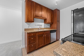 1756 Essex St in San Diego, CA - Building Photo - Building Photo