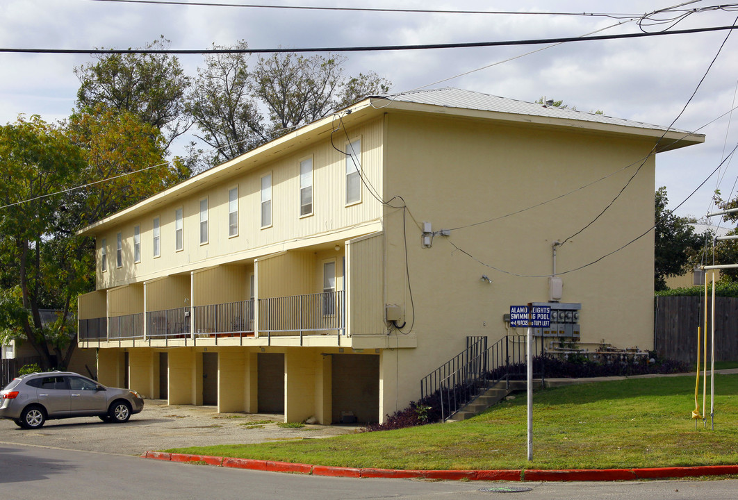 Townsend Terrace in San Antonio, TX - Building Photo