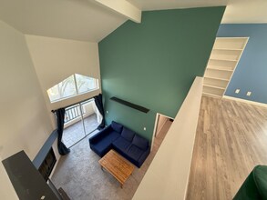 5510 Owensmouth Ave, Unit #321 in Los Angeles, CA - Foto de edificio - Building Photo