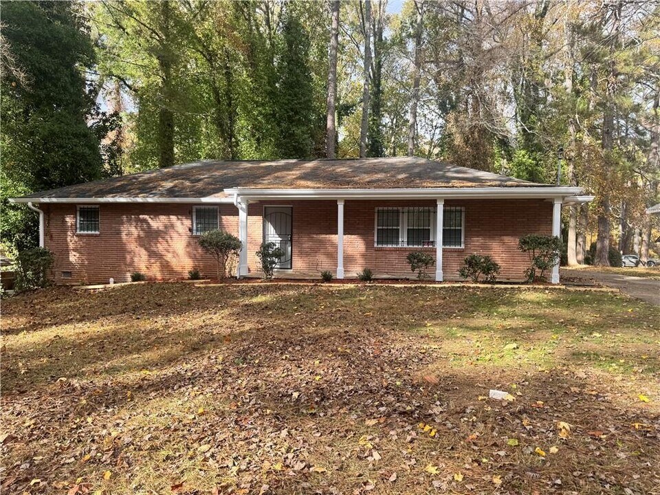 2191 Beecher Cir SW in Atlanta, GA - Building Photo