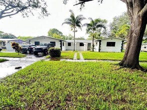 4661 NW 4th St in Plantation, FL - Building Photo - Building Photo