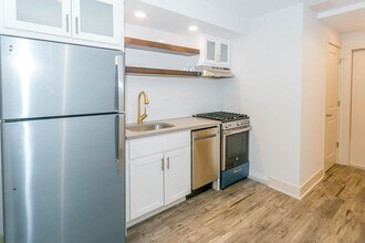 626 W Arlington Pl, Unit 638.5-GDN in Chicago, IL - Building Photo - Building Photo