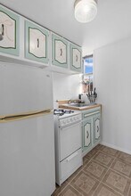402 E 11th St in New York, NY - Building Photo - Building Photo