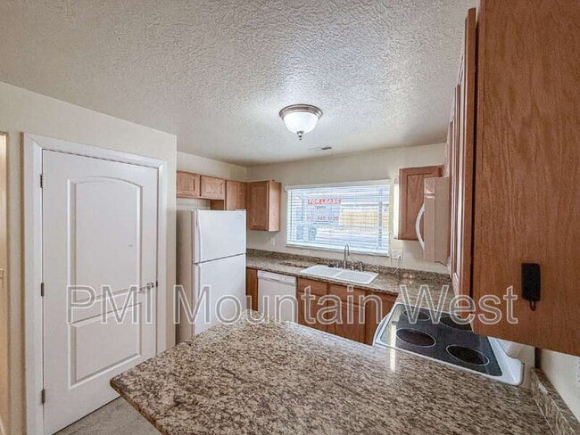 2779 W 5525 S in Roy, UT - Building Photo - Building Photo