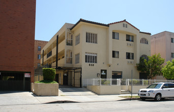 838 S Gramercy Dr in Los Angeles, CA - Building Photo - Building Photo