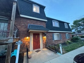 314 Elmead Ct in Greenwood, IN - Building Photo