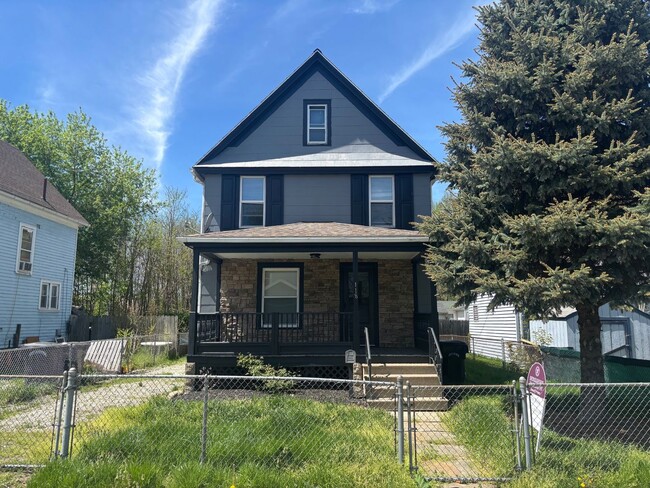 property at 118 Floral Ct