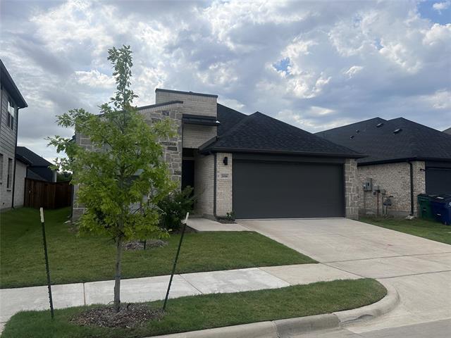 property at 2816 Foxwood St