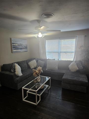 9911 Ferguson Rd in Dallas, TX - Building Photo - Building Photo