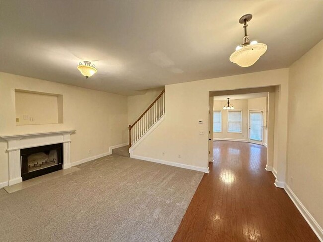 6913 Grand Hickory Dr in Braselton, GA - Foto de edificio - Building Photo