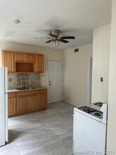 481 Hollister Ave in Bridgeport, CT - Building Photo - Building Photo