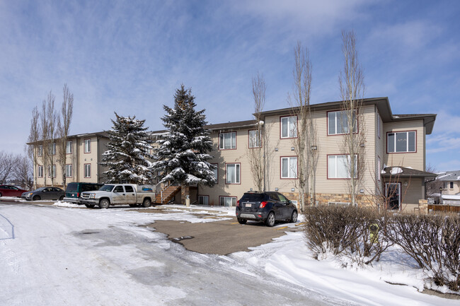 120 Strathaven Dr in Strathmore, AB - Building Photo - Primary Photo