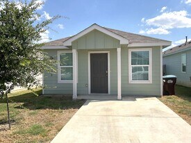 5450 Verdugos Pl in San Antonio, TX - Building Photo