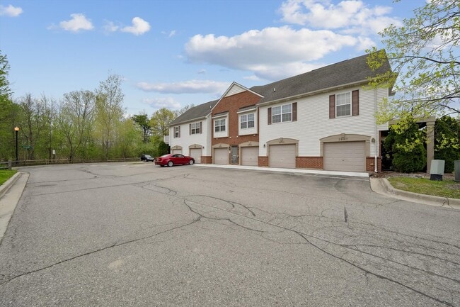 29043 Cullen Dr in Romulus, MI - Building Photo - Building Photo