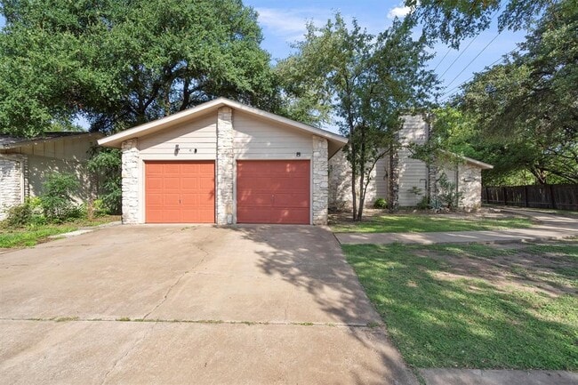 property at 11908 Broad Oaks Dr