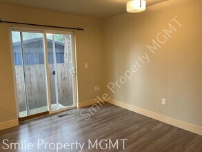 5922 SE 136th Ave in Portland, OR - Building Photo - Building Photo