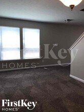 7934 Liberty School Ln in Indianapolis, IN - Foto de edificio - Building Photo
