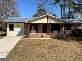 1220 Poplar St in Nashville, GA - Building Photo