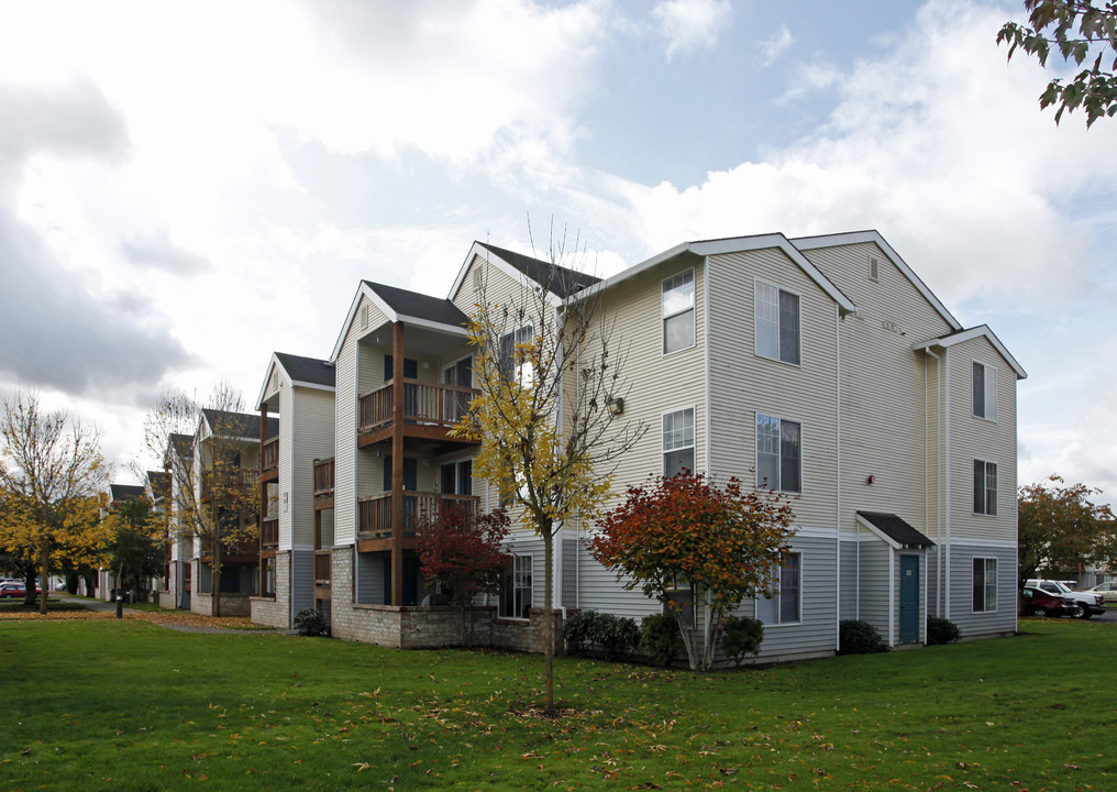 Tualatin Meadows in Tualatin, OR - Building Photo