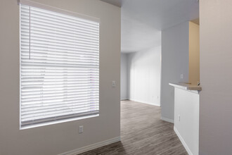 Cuestas Apartment Homes in Las Cruces, NM - Foto de edificio - Interior Photo