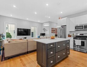 25 Chilcott Pl in Boston, MA - Building Photo - Building Photo