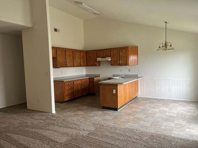 5002 Canyon Peak Dr in Bakersfield, CA - Building Photo - Building Photo