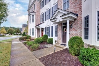 105 Laydon Way in Yorktown, VA - Foto de edificio - Building Photo