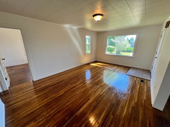 property at 4611 N Adams St