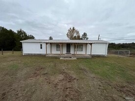 1151 Clymil Dr in Cantonment, FL - Building Photo