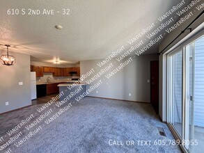 610 S 2nd Ave in Brandon, SD - Building Photo - Building Photo