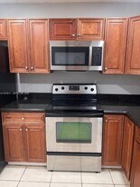 10299 NW 33rd St in Coral Springs, FL - Building Photo