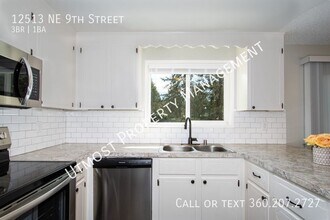 12513 NE 9th St in Vancouver, WA - Building Photo - Building Photo