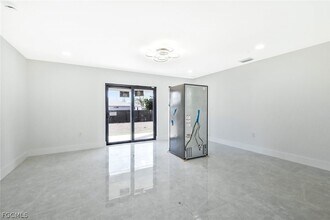 3411 27th St SW in Lehigh Acres, FL - Foto de edificio - Building Photo