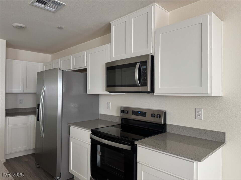 9419 Verdon Mesa St in Las Vegas, NV - Foto de edificio