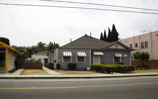 1436-1438 E 4th St in Long Beach, CA - Foto de edificio - Building Photo