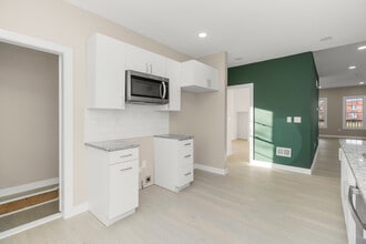 324 East Bethune Street in Detroit, MI - Building Photo - Building Photo