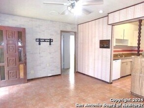 1330 Kendalia Ave in San Antonio, TX - Building Photo - Building Photo