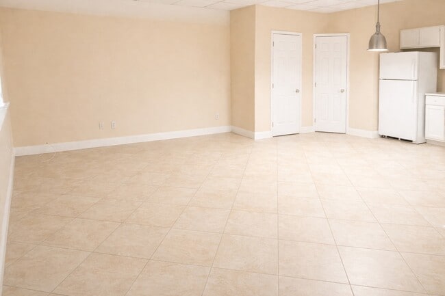 1507 Meetinghouse Rd, Unit C in Upper Chichester, PA - Foto de edificio - Building Photo