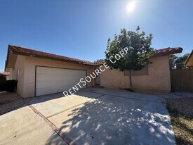 14229 Winchester Dr in Mojave, CA - Building Photo