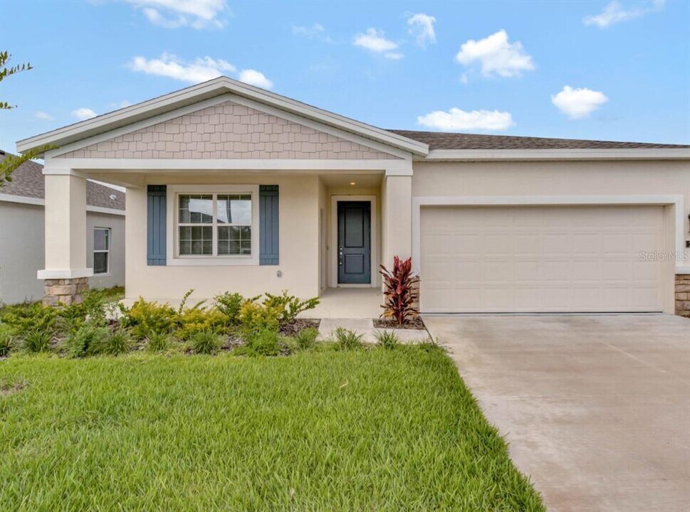 549 Reggie Rd in Winter Haven, FL - Foto de edificio