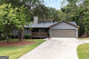 2223 Papp Dr in Gainesville, GA - Building Photo