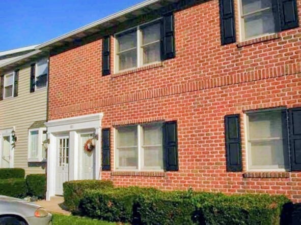 property at 101 Wyncote Ct