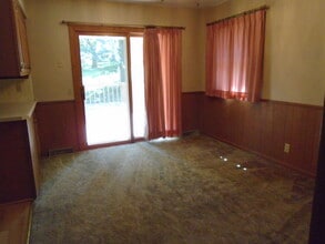 1201 Midyett Rd in St. Joseph, MO - Foto de edificio - Building Photo