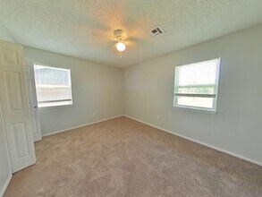 7512 SW Forest Ave in Lawton, OK - Foto de edificio - Building Photo