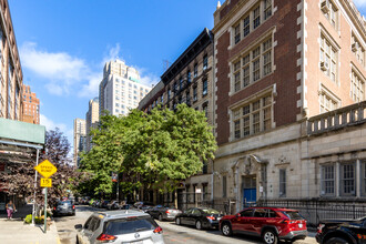 309 E 95th St in New York, NY - Foto de edificio - Building Photo