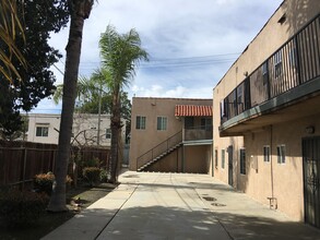 1909-1915 Pacific Ave in Long Beach, CA - Building Photo - Building Photo