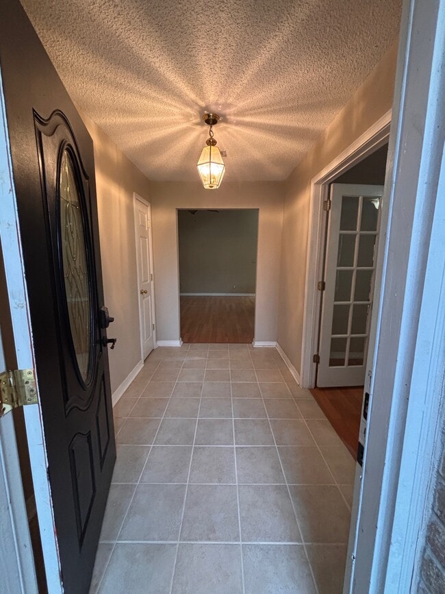 2517 Gulf Breeze Ave in Pensacola, FL - Foto de edificio - Building Photo
